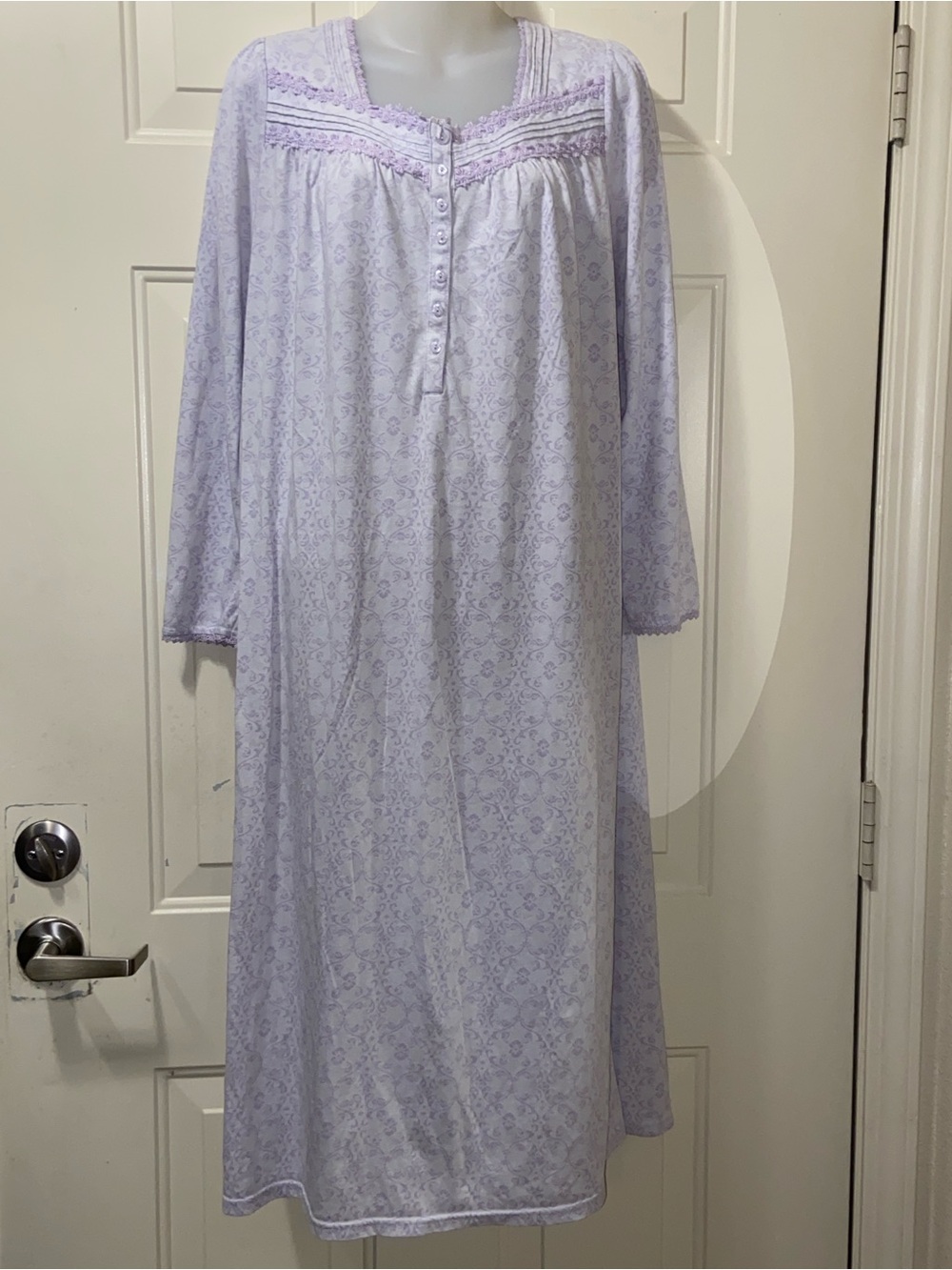 Croft&Barrow Lavender Floral Long Sleeve Nightgown Size L